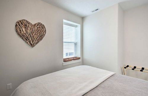 The Moby House Coastal Retreat with Ocean Views & Hot Tub - Foto 23