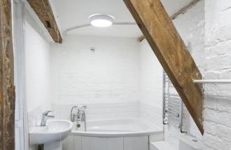 6 Bedroom Country Cottage with Hot Tub - Photo 23