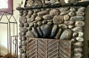 1920s Phoenicia Bungalow with Vintage Furnishings, Sauna, Fireplace, & Fenced Backyard - Foto 5