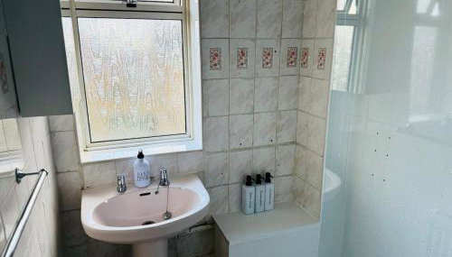 Professional 4BR House - Lace Market, Uni, QMC, City Centre & M1 - Sleeps 8 - Foto 5