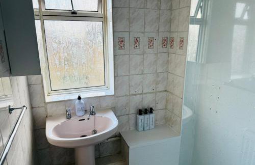 Professional 4BR House - Lace Market, Uni, QMC, City Centre & M1 - Sleeps 8 - Foto 5