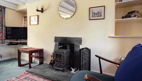 April Cottage - Photo 2