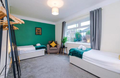 3BR Home Sleeps 6 Perfect for Short and Long Term Stays - Foto 36