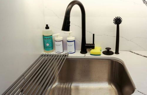 Cozy 2BR On Rvrwalk Gym and Parking Near Conv Ctr - Foto 62