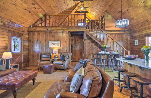 Luxe Cabin with Hot Tub on 5 Acres in Pearcy! - Foto 5
