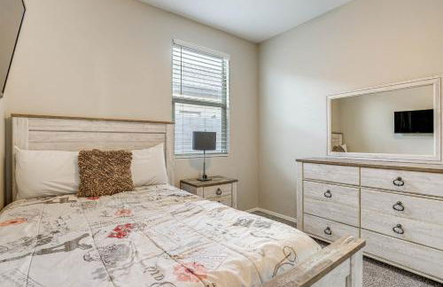 Outdoor Oasis with Pool and Spa Goodyear Getaway - Foto 17