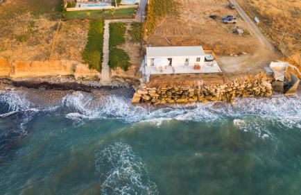 Savina Seafront Home - Photo 25