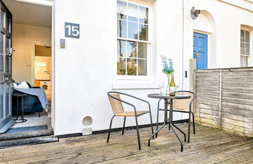 Central Canterbury Gem New Refreshed Decor Sunny Deck Outdoor Furniture FREE Parking 2BR 2BA TOP Location - Foto 73