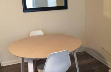 Walk to Hospital, Heart of Cville, Fenced backyard - Foto 10