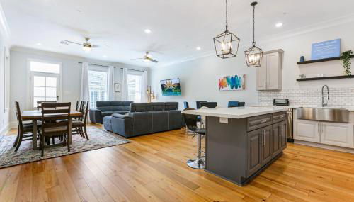 Modern 5 BR Condo - Large Pool - Near Everything - Foto 2