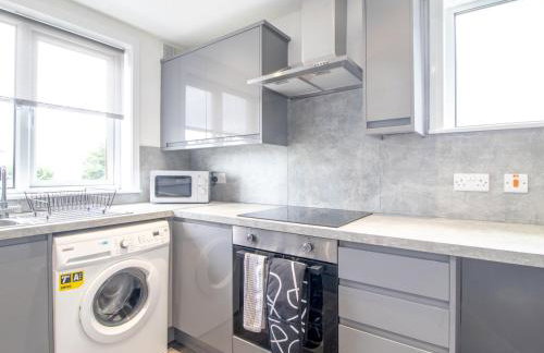 Renfrew Town Centre Easy Link to Glasgow City - Pass the Keys - Foto 17