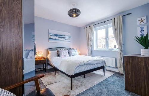 Beach Retreat with Hot Tub Sleeps 8 - Foto 37