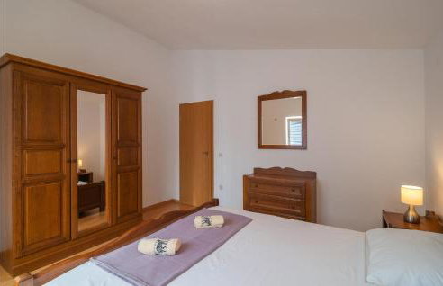 Amazing Apartment In Supetar-Splitska - Photo 17