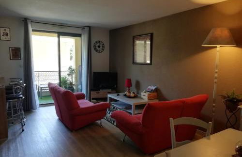 Appart 3 pieces cosy avec parking proche centre ville - Photo 1