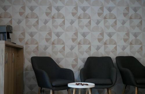 Ermine Suites - Photo 36