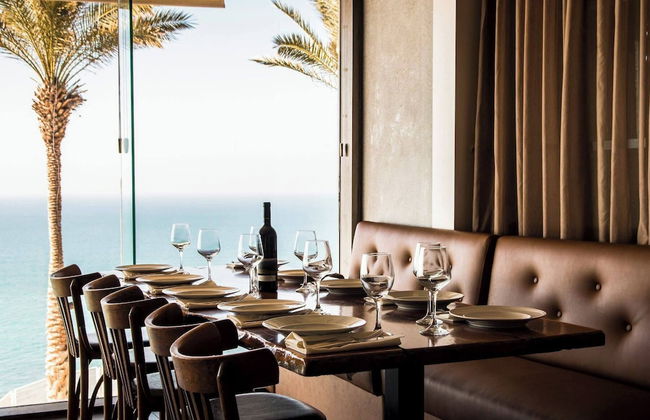 Panoramic Sea View Luxury Suite - Photo 26