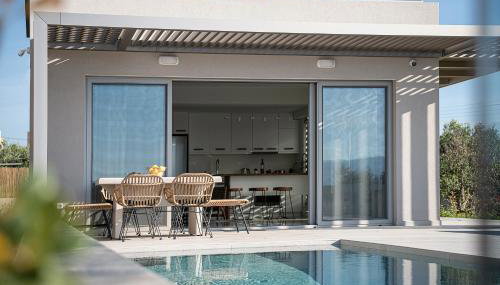 Fivi Villa, with Heated Pool & SeaViews, By ThinkVilla - Foto 4