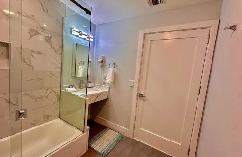 The Trendy Suite - Upgraded 2BR with Luxe Amenities - Foto 20