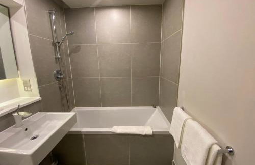 Axiom Park Hotel - Photo 36