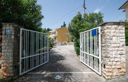 Ika Blue Studio - Photo 37