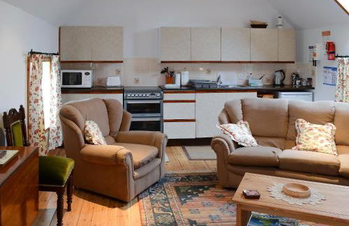 Stable Cottage - Photo 1