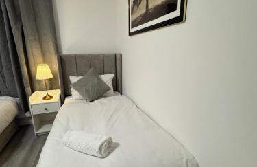 CityBuzz 4 Bedroom House in Nottingham Sleep 7 - Foto 26