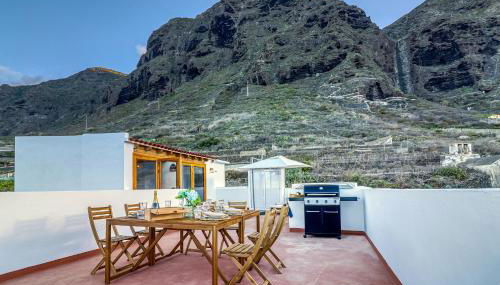 Spacious Home with Tropical Garden, BBQ, Near Seaside - Foto 1