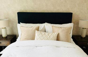 Modern 2Bed 2Bath Maidstone Apt - Parking, WiFi, Balcony - Perfect Long Stay - Foto 7