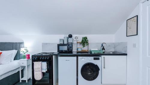 Jephsons Lodge Studio 9 - WiFi, 5 Mins Walk to Town Centre, Free Parking, Netflix, Prime & Disney - Foto 4