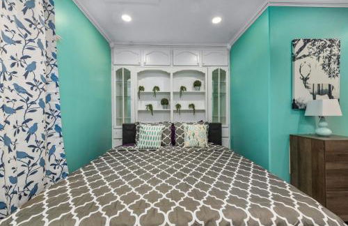 Comfy Studio with King Bed & Full Kitchen - Near Attractions - Foto 15