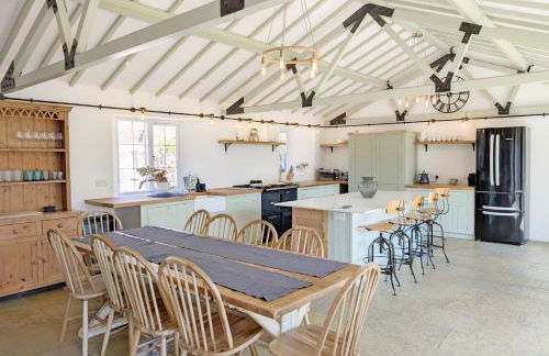 Shires Barn Farmhouse - Westbourne - Photo 7