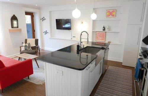 Heart of Mount Pleasant - with parking - Foto 11