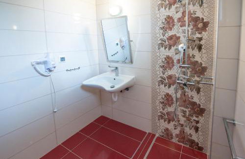 Oasis Apartments - Photo 40