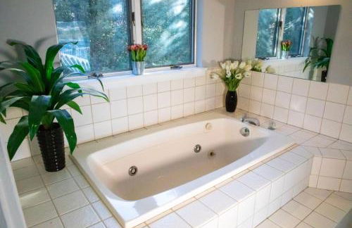 Riverfront Home with a View! - Foto 26