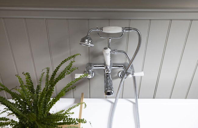 JOIVY Exceptional Cottage W/ Stunning Country Views - Photo 39