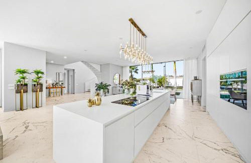 Luxury Villa with Heated Pool & Jacuzzi Near Costa Adeje Golf - Photo 28