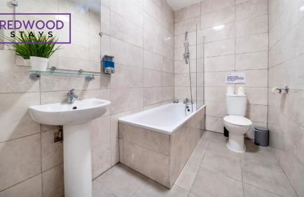 Everest Lodge Serviced Apartments for Contractors & Families, Free WiFi & Netflix By Redwood Stays - Foto 108