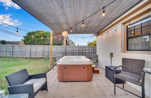 Fully Restored cottage, AMAZING game room, hot tub - Foto 8