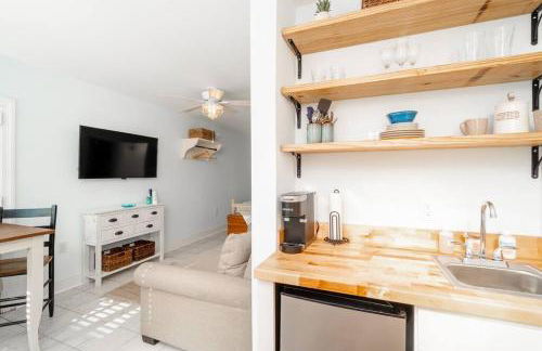 Why Knot Getaway...Rooftop with WaterView! Unit D - Foto 27