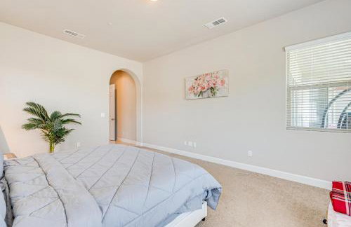 Beautiful Bakersfield Home about 8 Mi to Downtown! - Photo 12