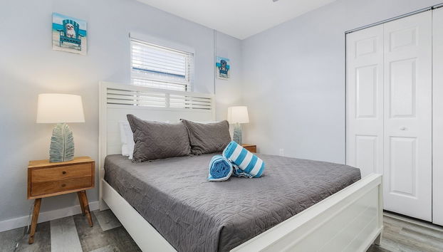 171 Washington ~ Dune Our Thing ~ Unit C ~ Fabulous Pool Home! 2 Bedroom Home by RedAwning - Foto 2, Habitación