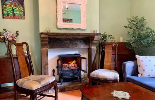 Bronte Stables - Cozy period house with parking and walled garden - Foto 8