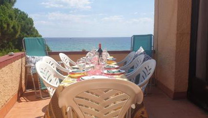 Apartamento con jardín a 11 metros de la playa. SE. - Foto 2