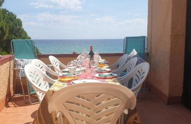 Apartamento con jardín a 11 metros de la playa. SE. - Foto 1