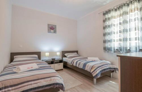 Holiday Home Villa Mile mit beheiztem Pool- Grill und Terrasse by Interhome - Foto 47