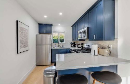 Brand New Apt w Parking Blocks from Downtown- B - Foto 7