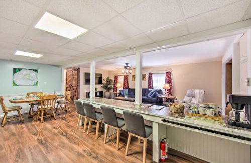 Lovely Moshannon Ground Apartment with Fire Pit - Foto 11