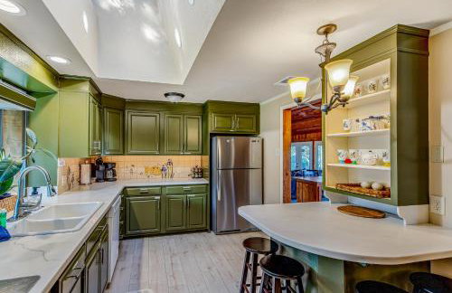 Hill country gem with private pool, deck, firepit, Ping-Pong, foosball, & WiFi - Photo 4