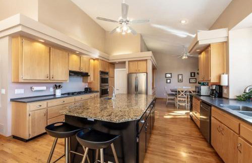 Breathtaking Lake Fernan Views & Cozy Comforts - Foto 8