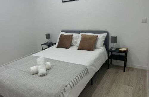 Bright and modern flat with air-con and free parking - Foto 4